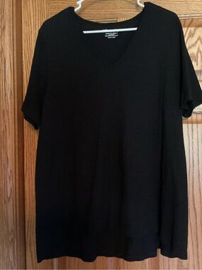 Preowned Women’s Chicos Size 3 Tee